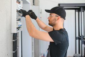 Døgnvagt elektriker pris – hvad koster det